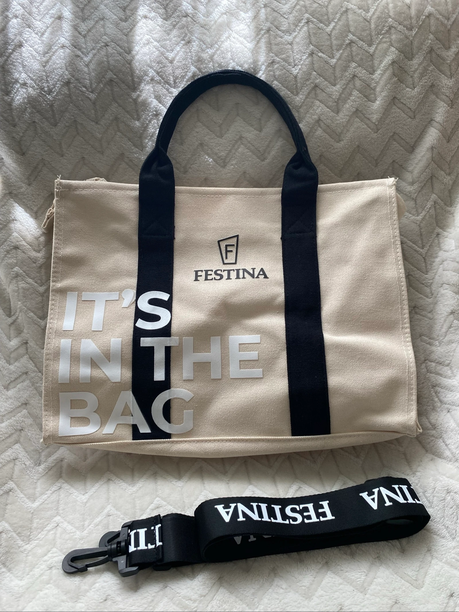 Sac cabas beige noir grand format style tote bag fermeture zippée